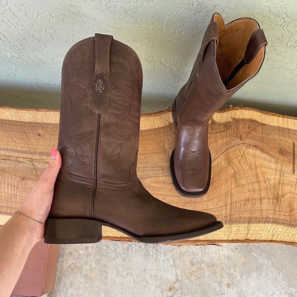 Brown square toe boots - Picture 2 of 2